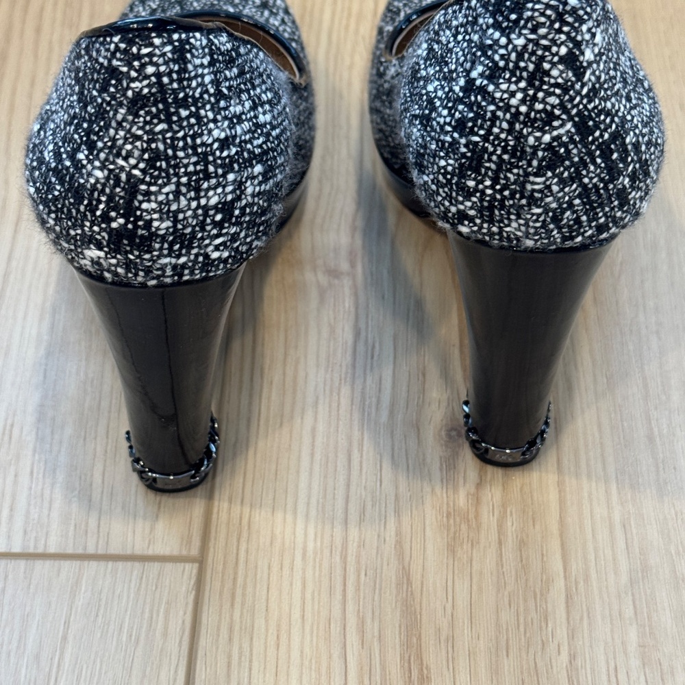 Michael Kors Heels - Picture 2 of 7